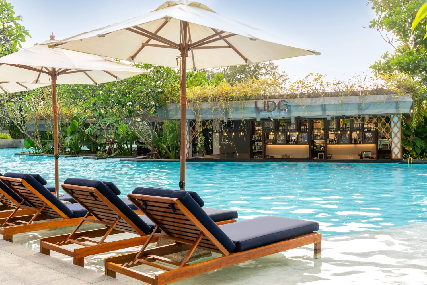 Lido Pool Bar
